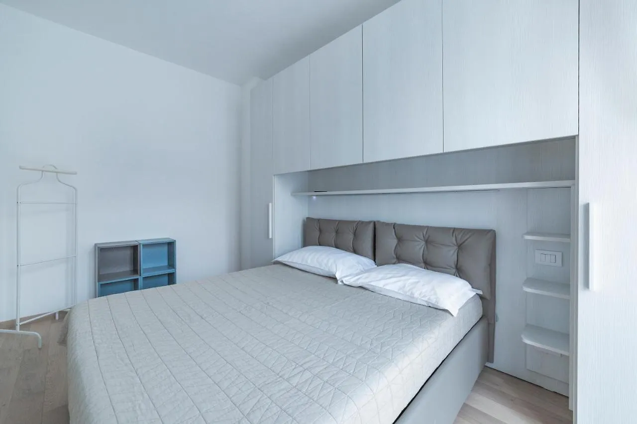 Milano Cosy Apt With Balcony! Milão
