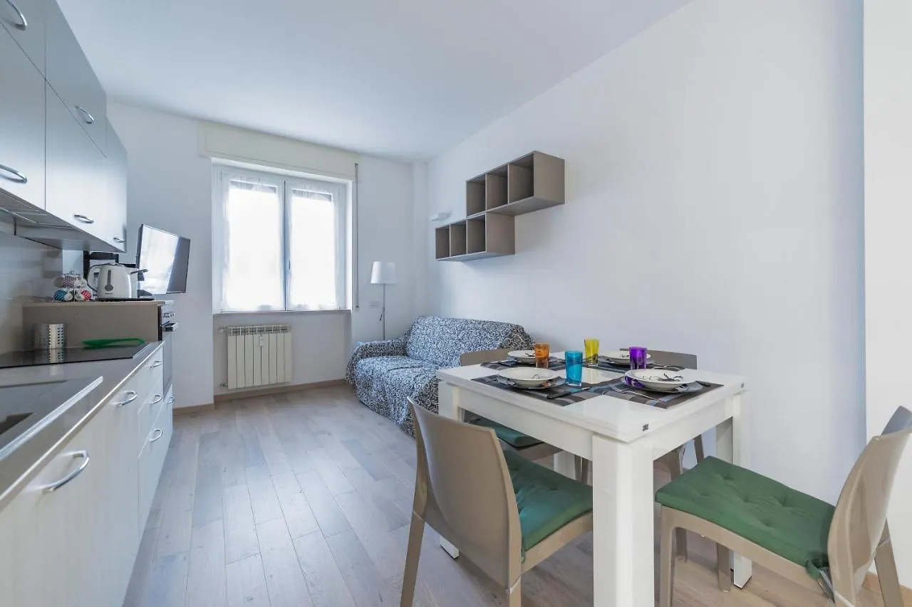 Milano Cosy Apt With Balcony! Apartamento